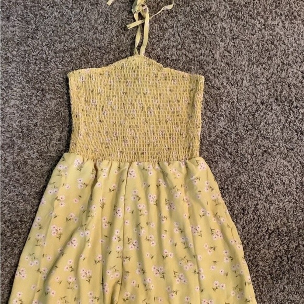 Juniors Lily floral Rose Smocked Tied Neck Romper Sz S Travel Parties new
